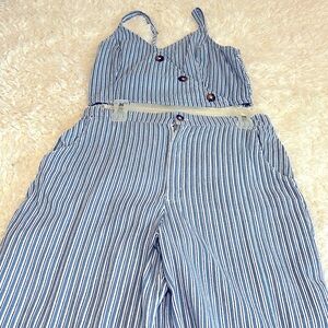 GORGEOUS 2 PC CULOTTE pants & crop top set.